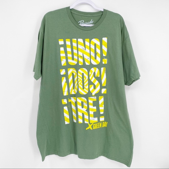 GREEN DAY T Shirt ¡Uno Dos Tré! 2012 Size 2XL GREEN Garage Band Punk Rock Tee - Picture 1 of 7
